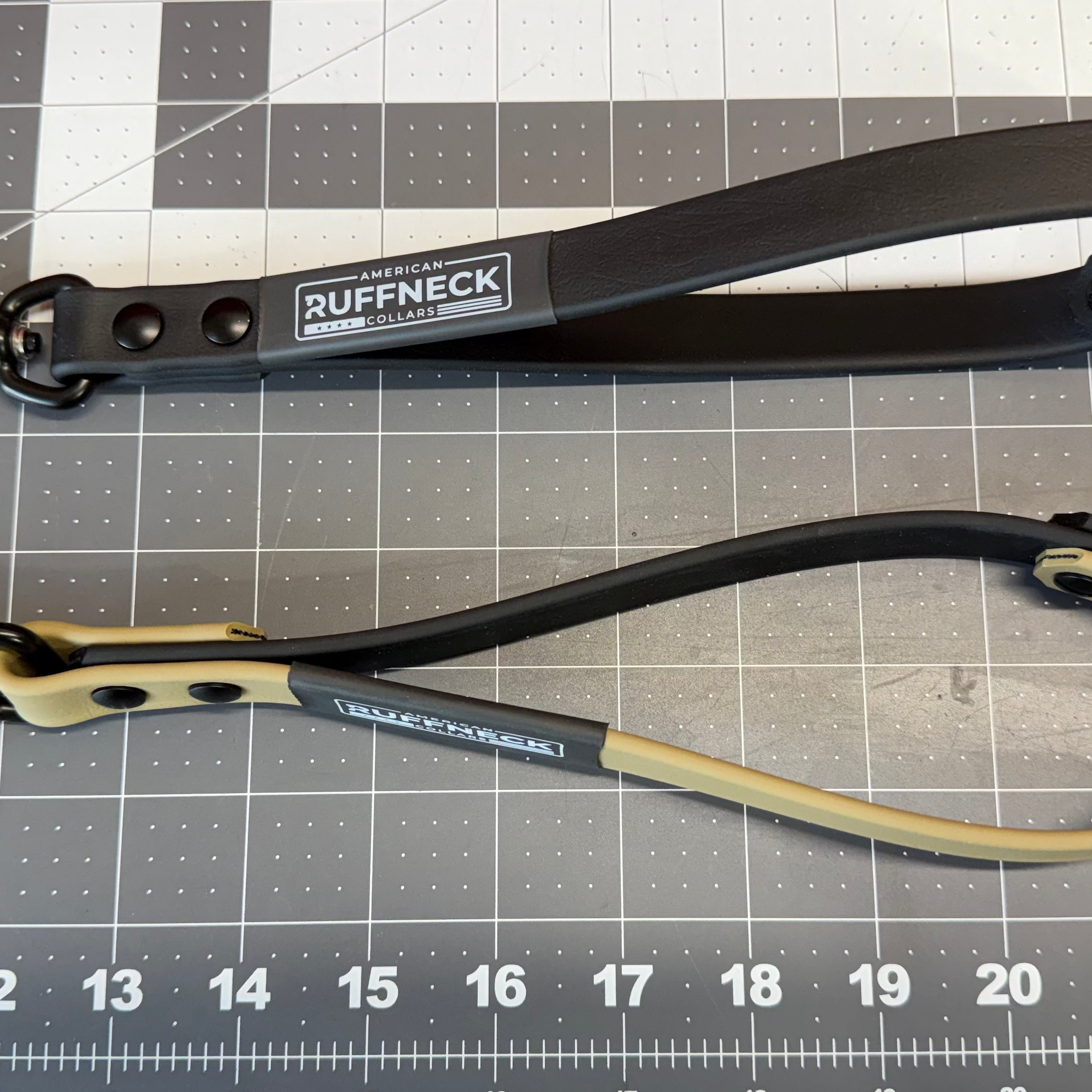 American Ruffneck Collars Close Quarters Control dog leash with durable design and comfortable handle, ideal for close control during walks.