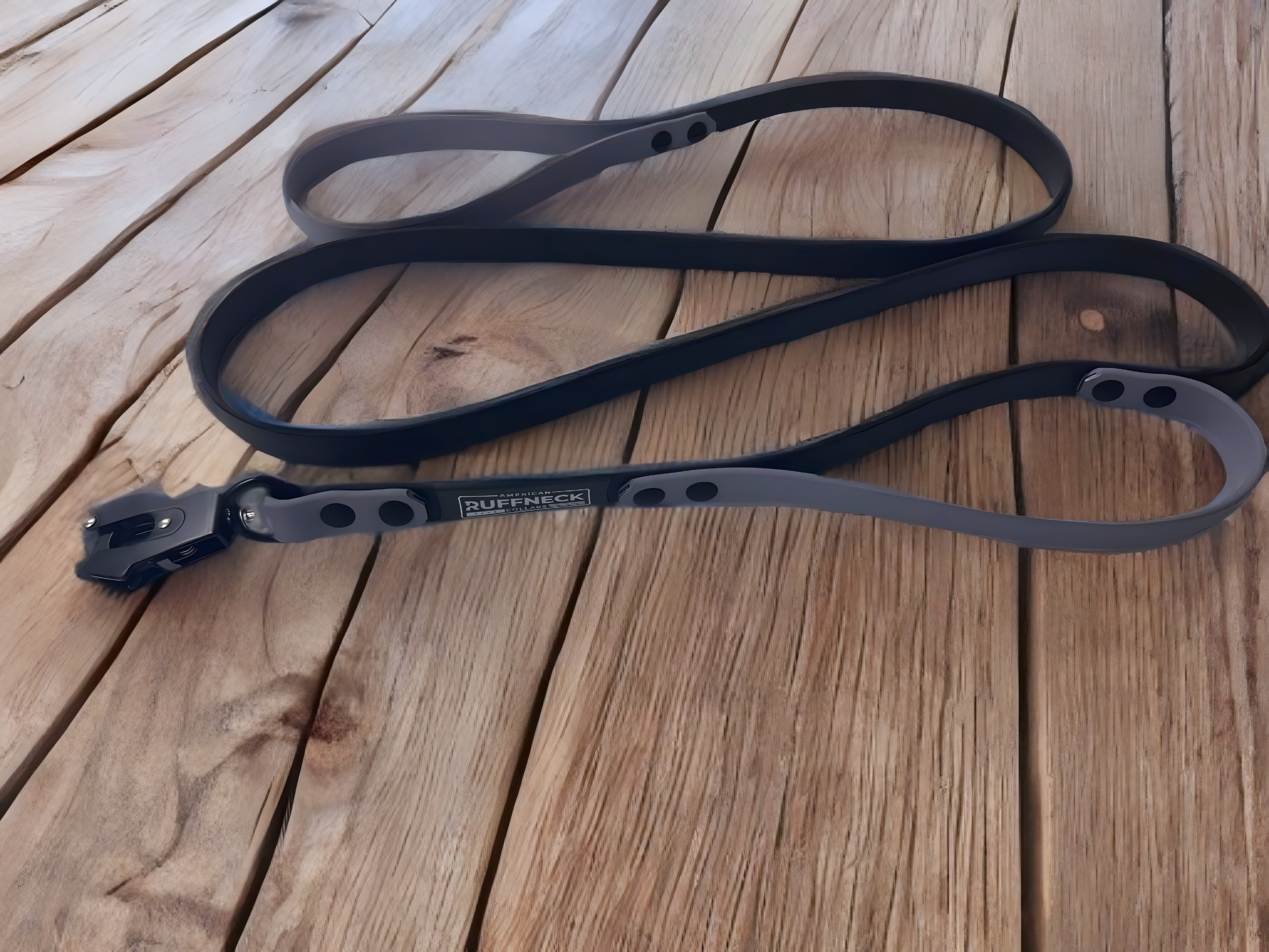 American Ruffneck Collars Daily Drifter dog leash, standard length, durable nylon material, black color with metal clasp