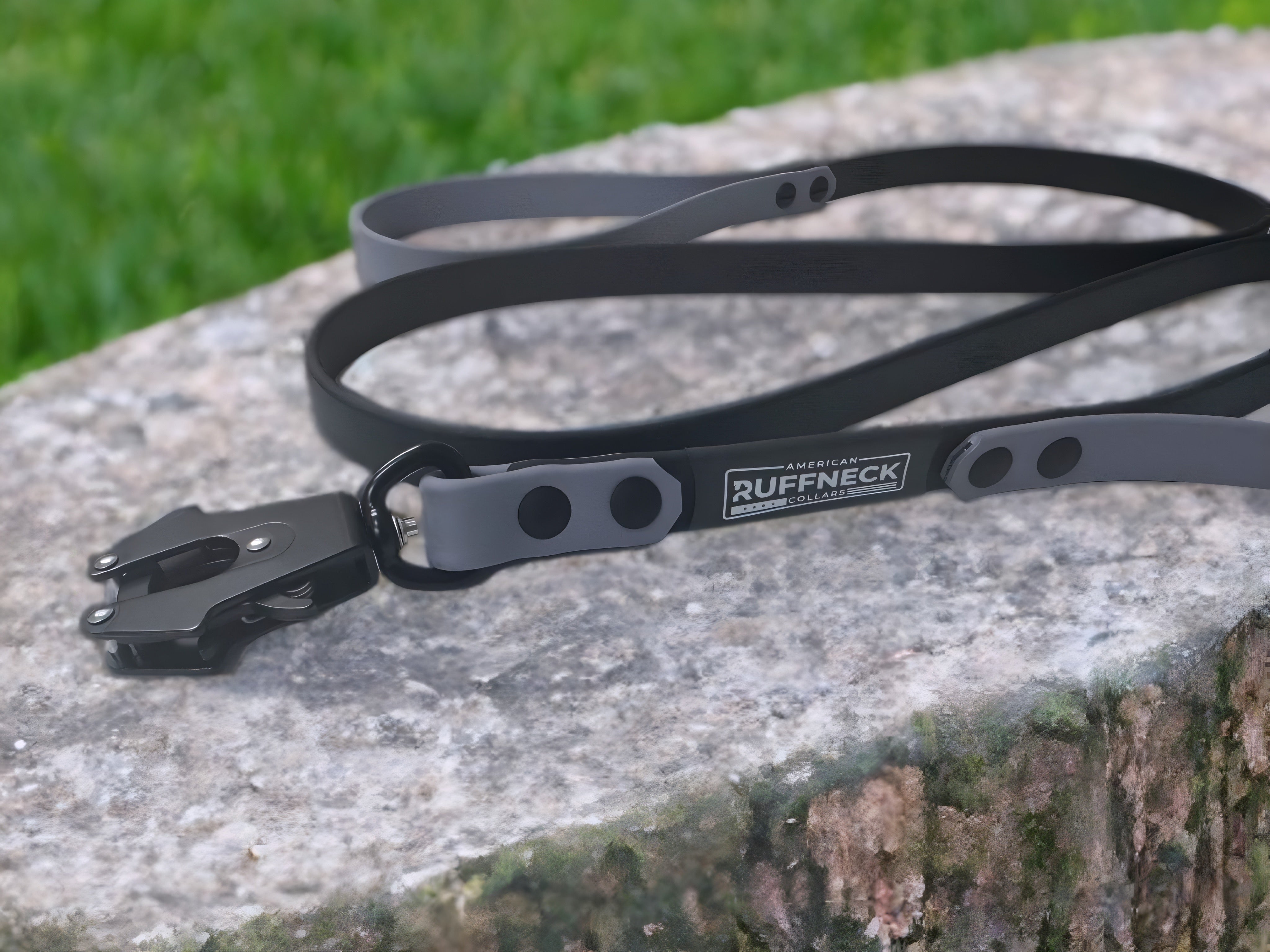 American Ruffneck Collars Daily Drifter dog leash, standard length, durable nylon leash for walking dogs, black color with handle.